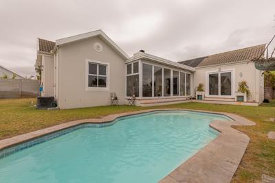 House For Sale in Sunningdale, Cape Town